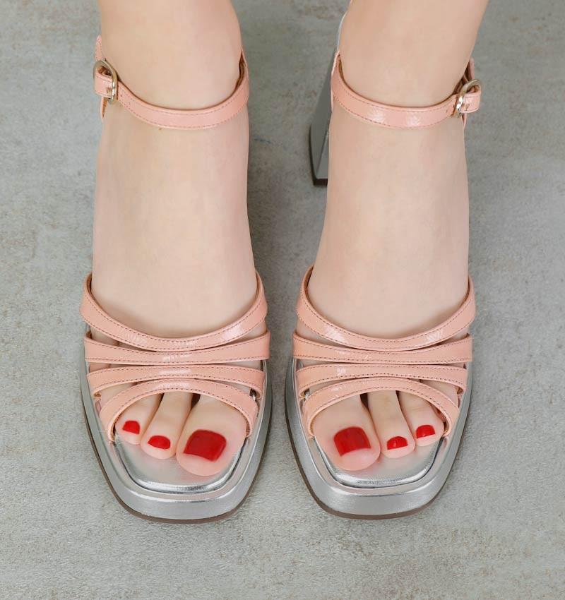 Chie mihara NAIEL PINK Últimos 3 días