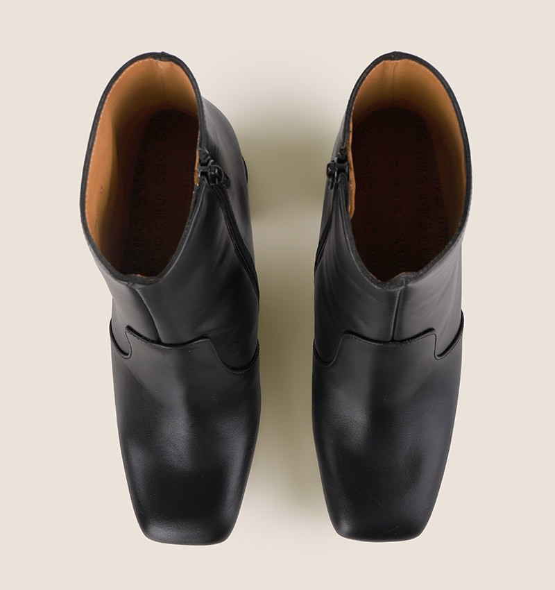 Chie mihara OYSI BLACK Ahorra y exporta