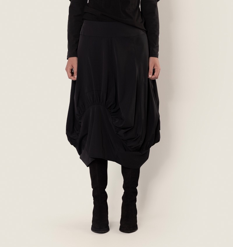 Chie mihara FALDA SKIM NEGRO En oferta