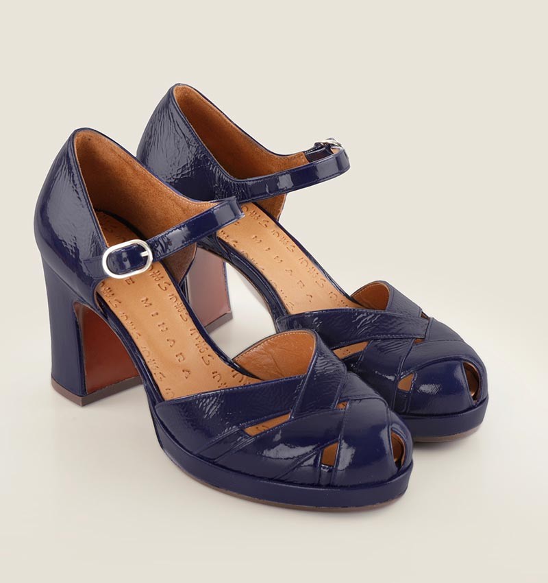 Chie mihara DEMIN NAVY Ahorra y exporta