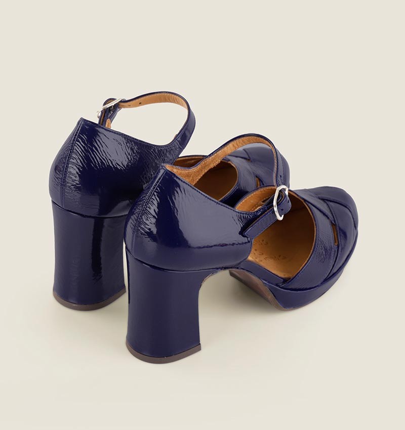 Chie mihara DEMIN NAVY Ahorra y exporta