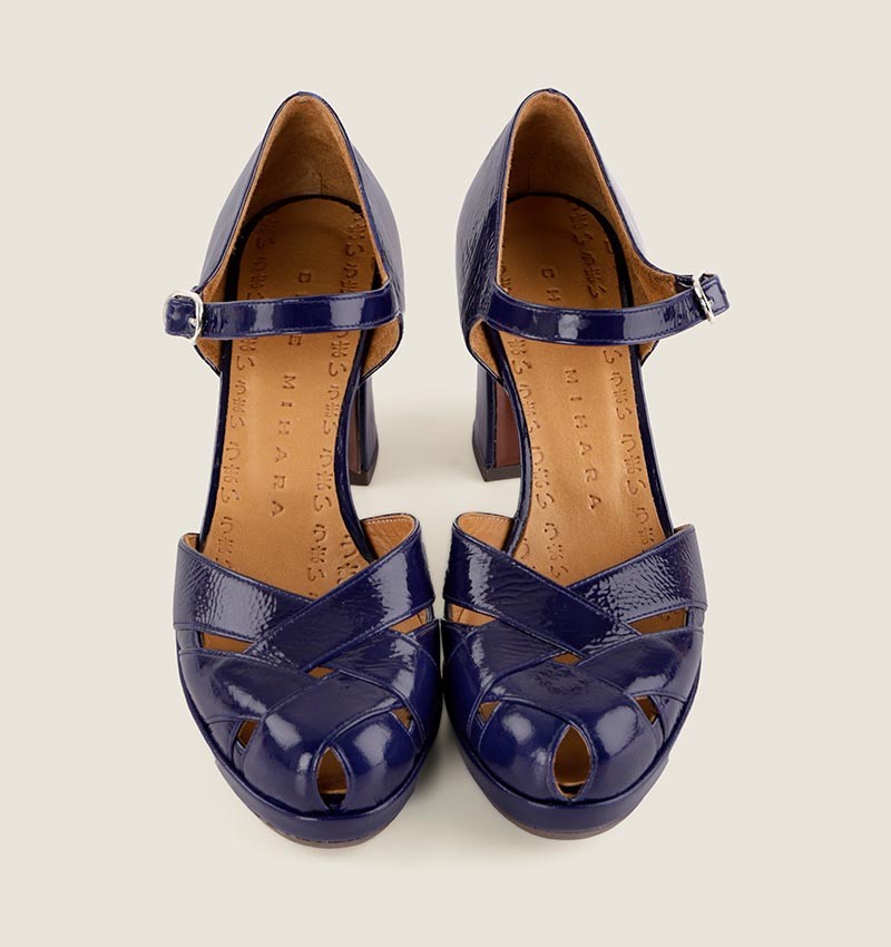 Chie mihara DEMIN NAVY Ahorra y exporta