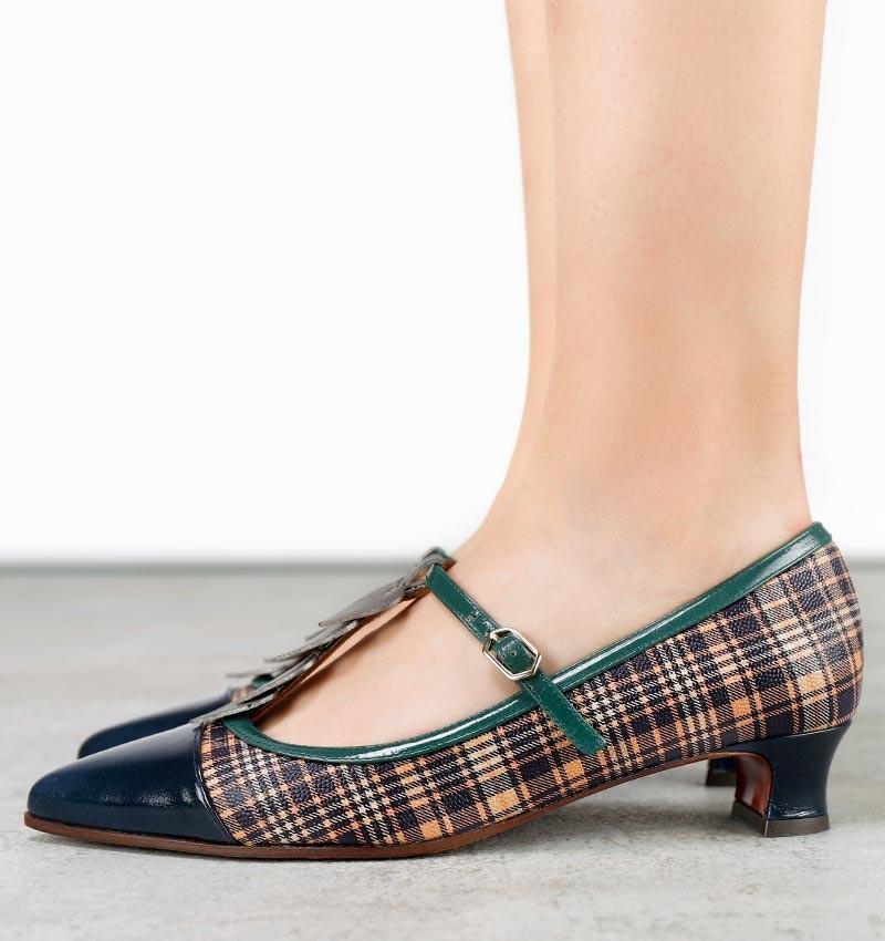 Chie mihara HETUSE NAVY Ahorra y exporta