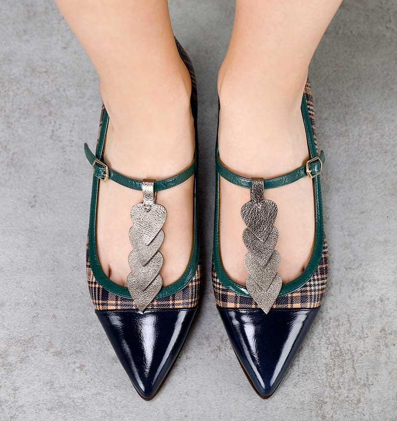 Chie mihara HETUSE NAVY Ahorra y exporta