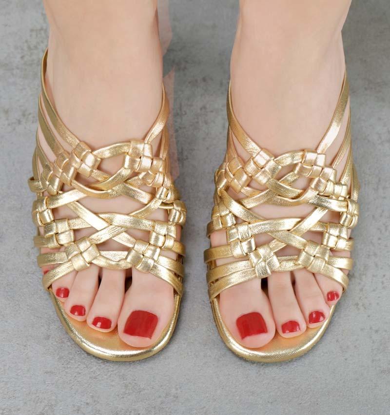 Chie mihara BEIJING GOLD Precios de Black Friday