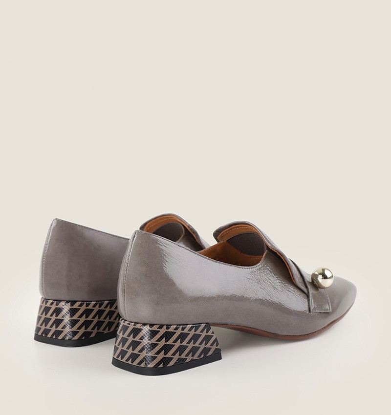 Chie mihara HELLIN GREY Ahorra y exporta
