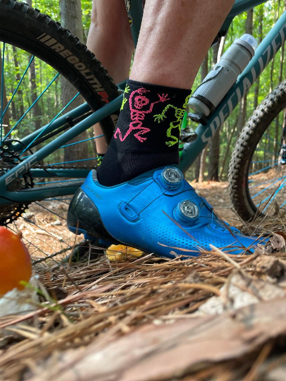 Defeet Aireator 3" Bone Shaker Neon Outlet online
