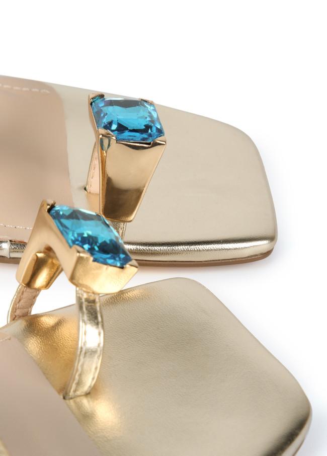 lola casademunt Sandalia dorado con anillo joya Solo queda un día