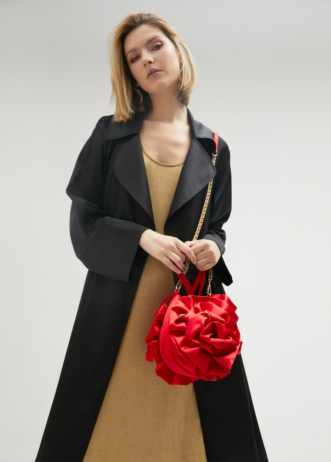 lola casademunt Bolso flor en satén Oferta exclusiva