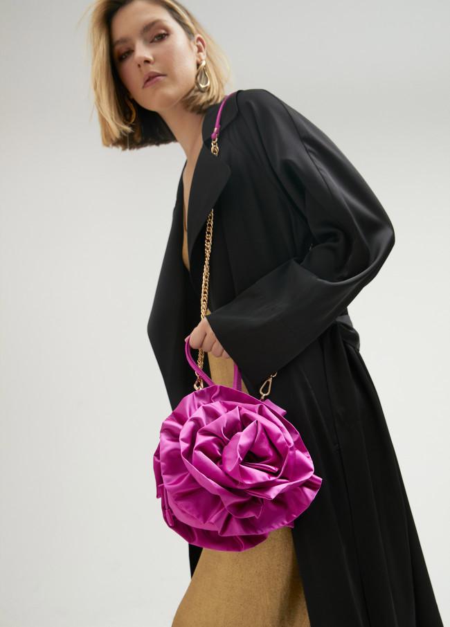 lola casademunt Bolso flor en satén Última moda