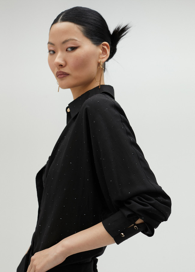 lola casademunt Camisa detalle strass 2025