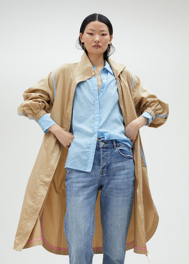lola casademunt Trench color beige Últimos 2 días
