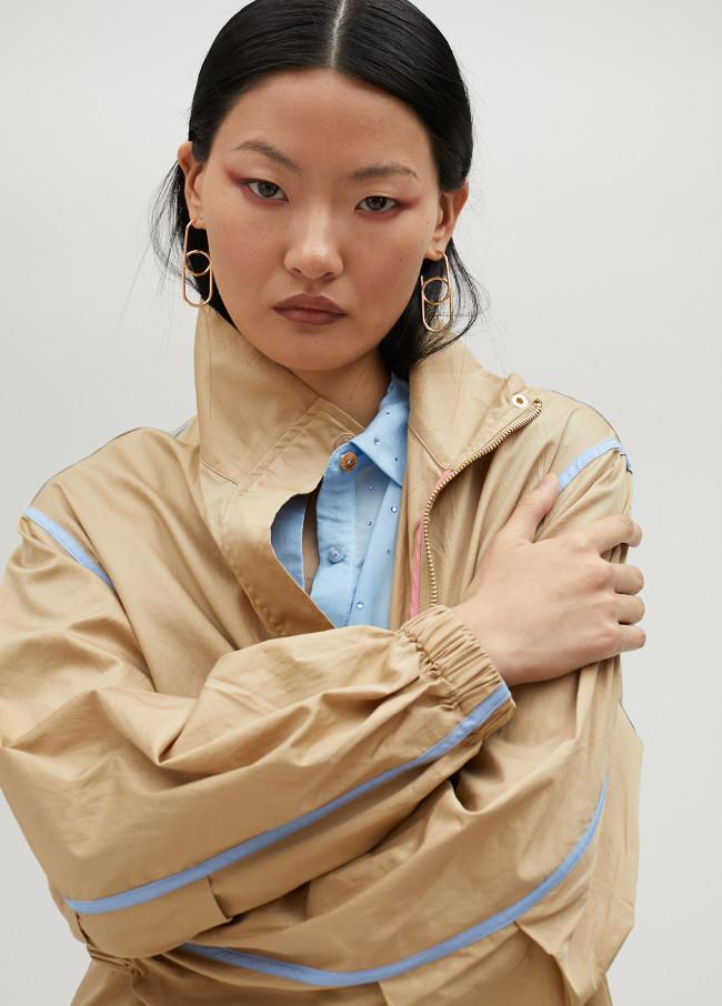 lola casademunt Trench color beige Últimos 2 días