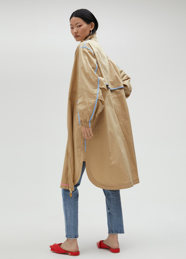 lola casademunt Trench color beige Últimos 2 días