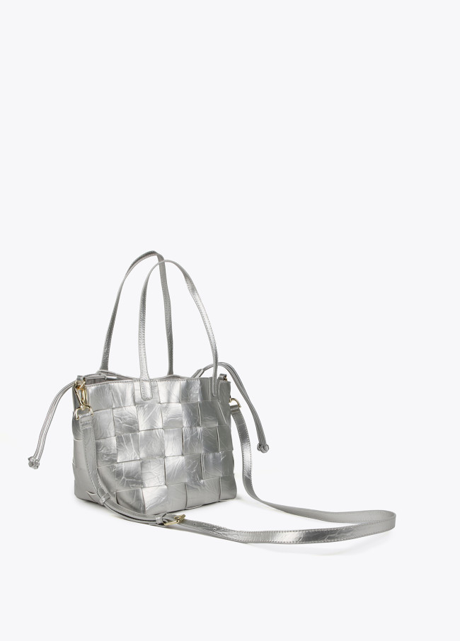 lola casademunt Bolso shopper trenzado con textura COMPRAR AHORA