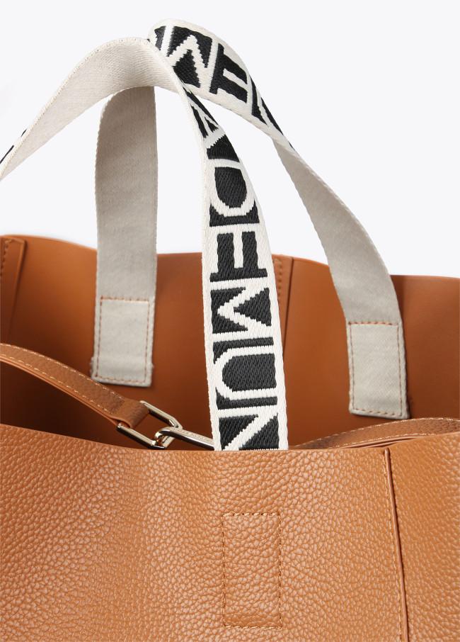 lola casademunt Maxi bolso shopper asas logotipadas Últimos 2 días