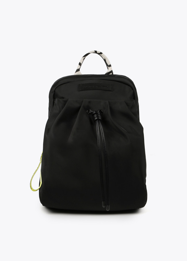 lola casademunt Mochila en nylon con detalles flúor Ofertas