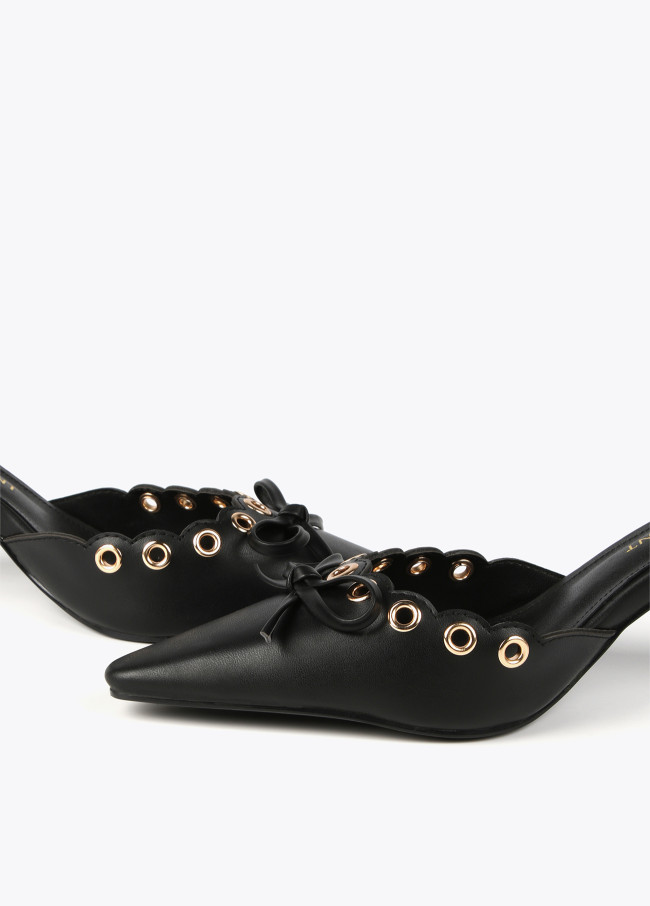 lola casademunt Zapato de tacón detalles metálicos Rebajas