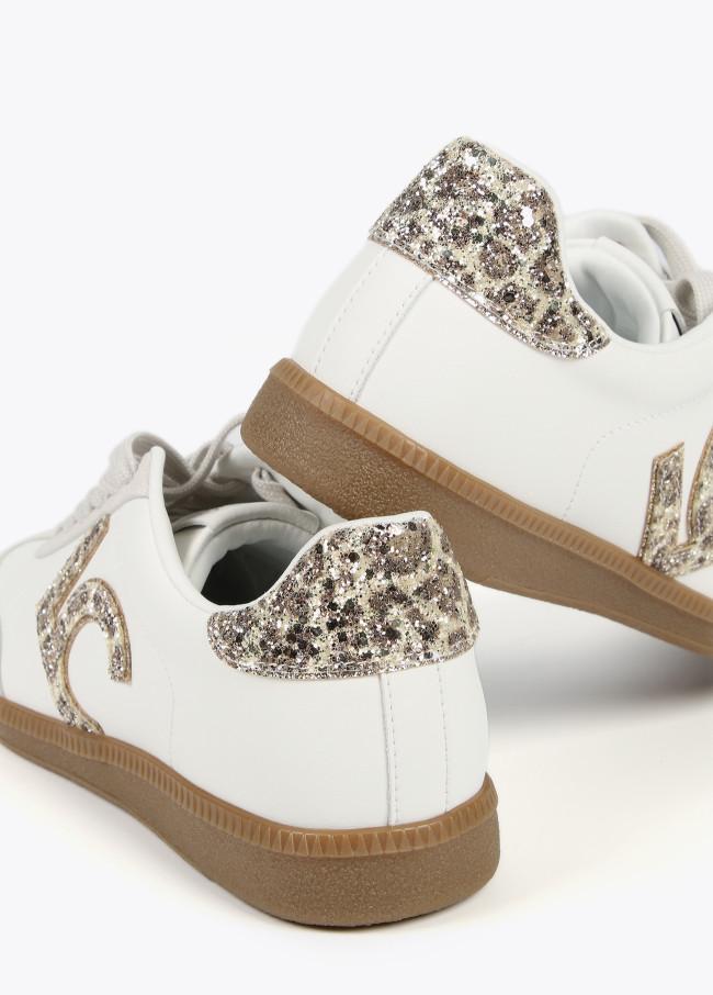 lola casademunt Deportiva detalles efecto glitter y leopardo Gran oferta