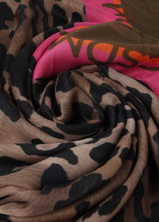 lola casademunt Fular estampado animal print Promoción trimestral