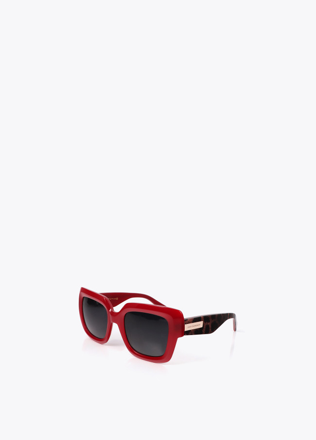 lola casademunt Gafa cuadrada color rojo y animal print
