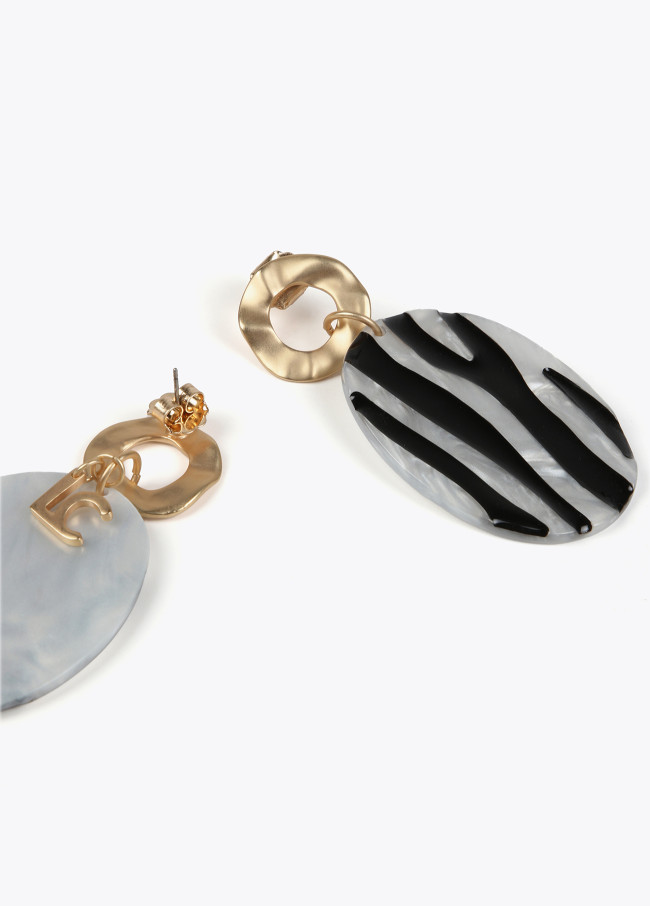lola casademunt Pendientes efecto animal print zebra Oferta exclusiva