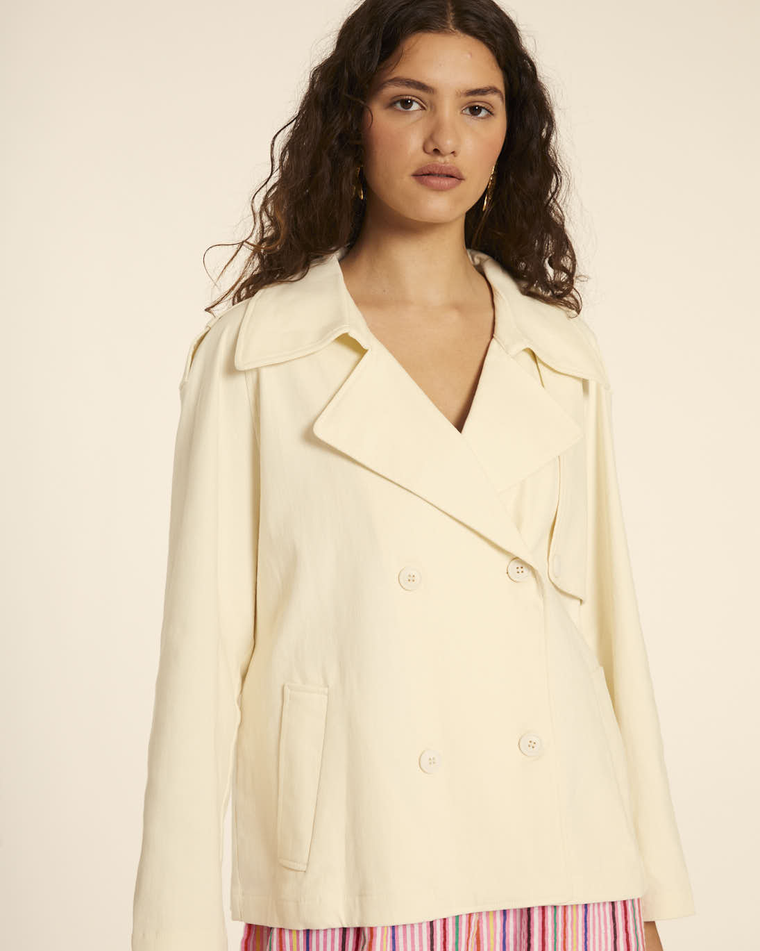 pepaloves TRENCH CORTO CANVAS CREMA En oferta