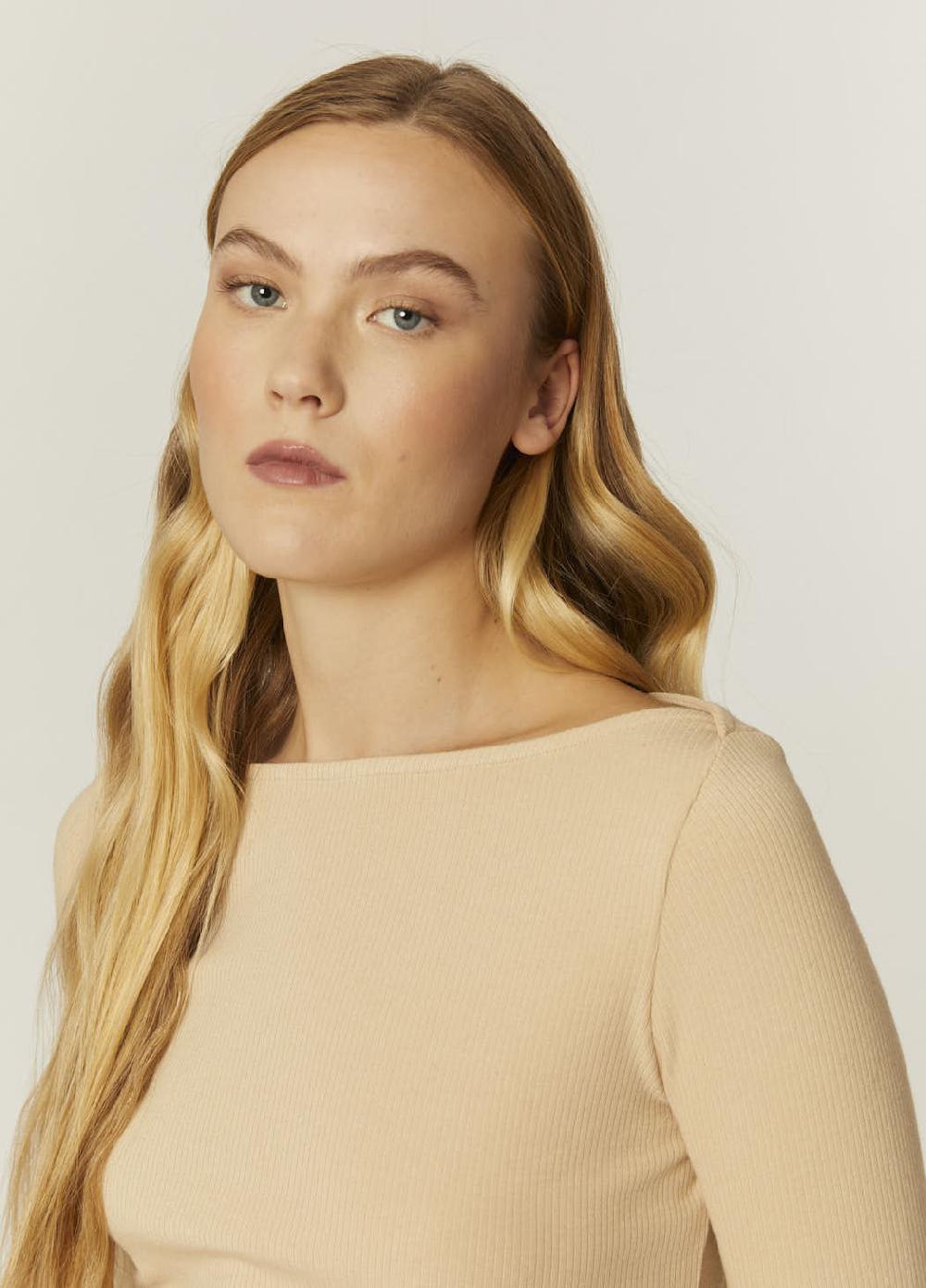 pepaloves TOP CANALE CUELLO BARCA BEIGE En oferta