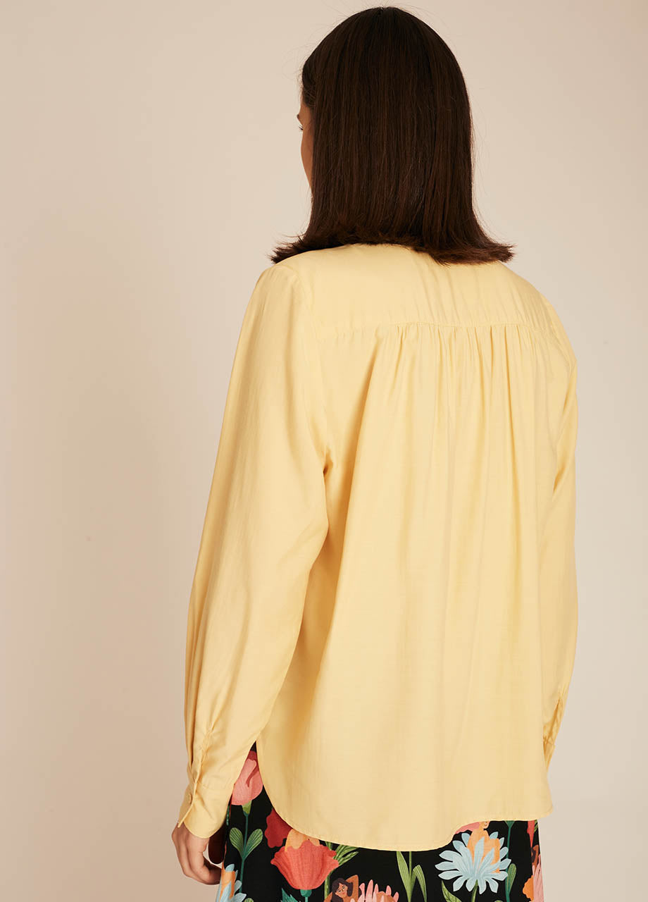pepaloves VNECK SILKY SHIRT YELLOW Envío internacional gratuito