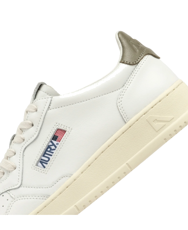 spezial madrid Autry Medalist Low Leather Sneakers White & Covert Green Solo queda un día