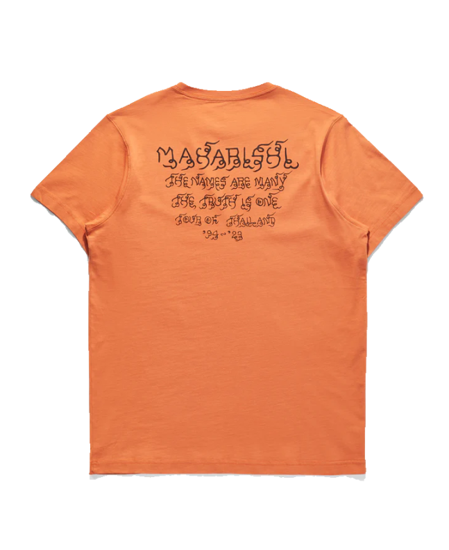 spezial madrid Maharishi Thai Script Tee Rust Precios de Black Friday