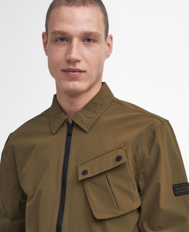 spezial madrid Barbour International Flex Overshirt Military Olive Envío internacional gratuito