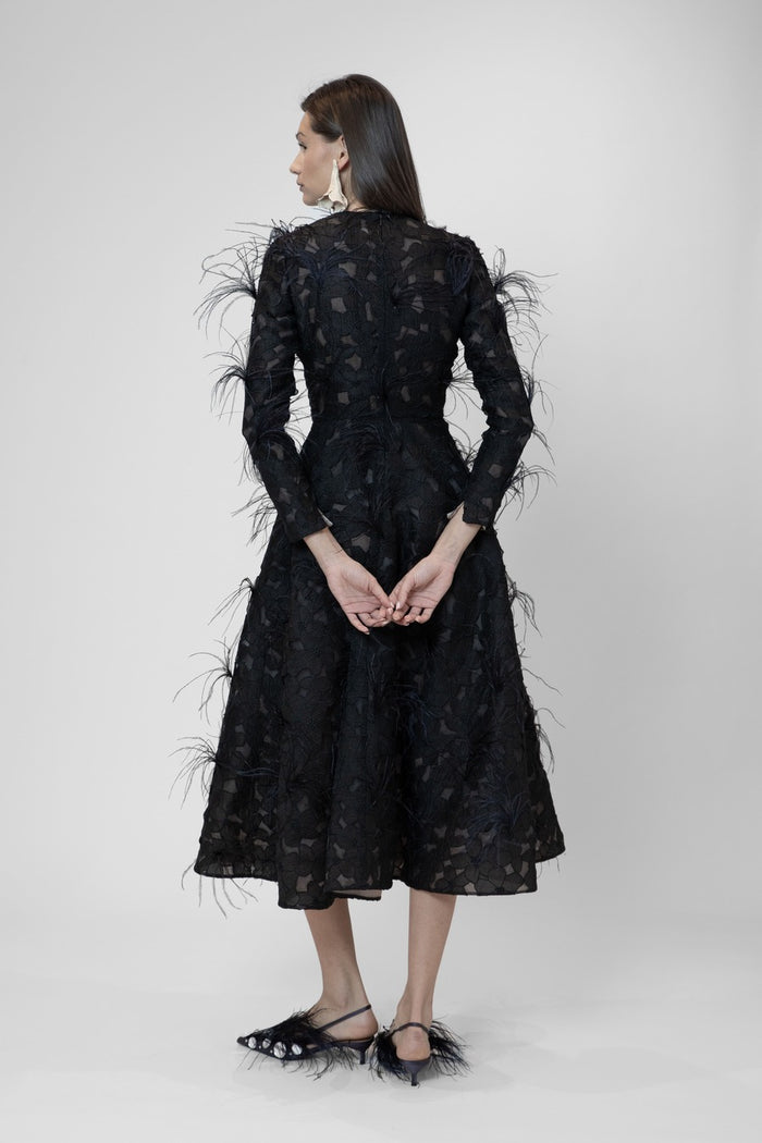 the 2nd skin co. Vestido midi de guipur con plumas y manga larga Ofertas