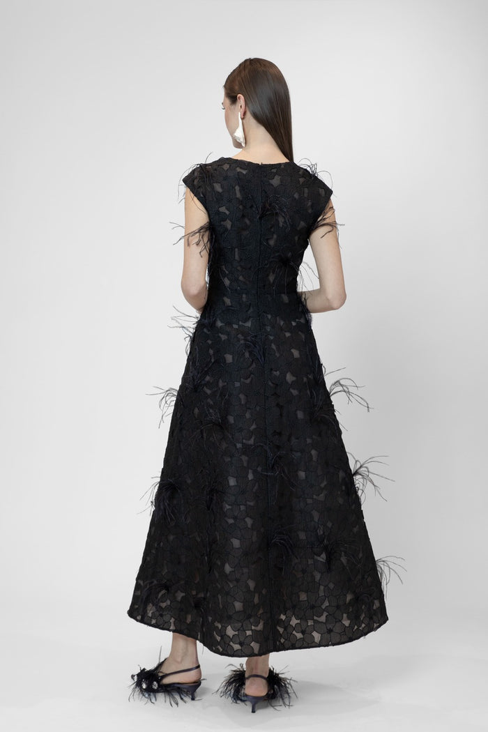 the 2nd skin co. Vestido midi sin mangas con plumas En oferta