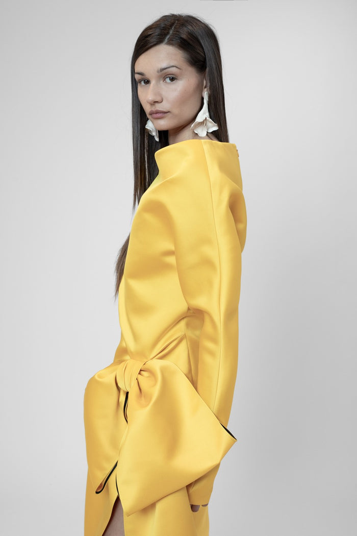 the 2nd skin co. Vestido midi con hombros descubiertos y lazo Descuento