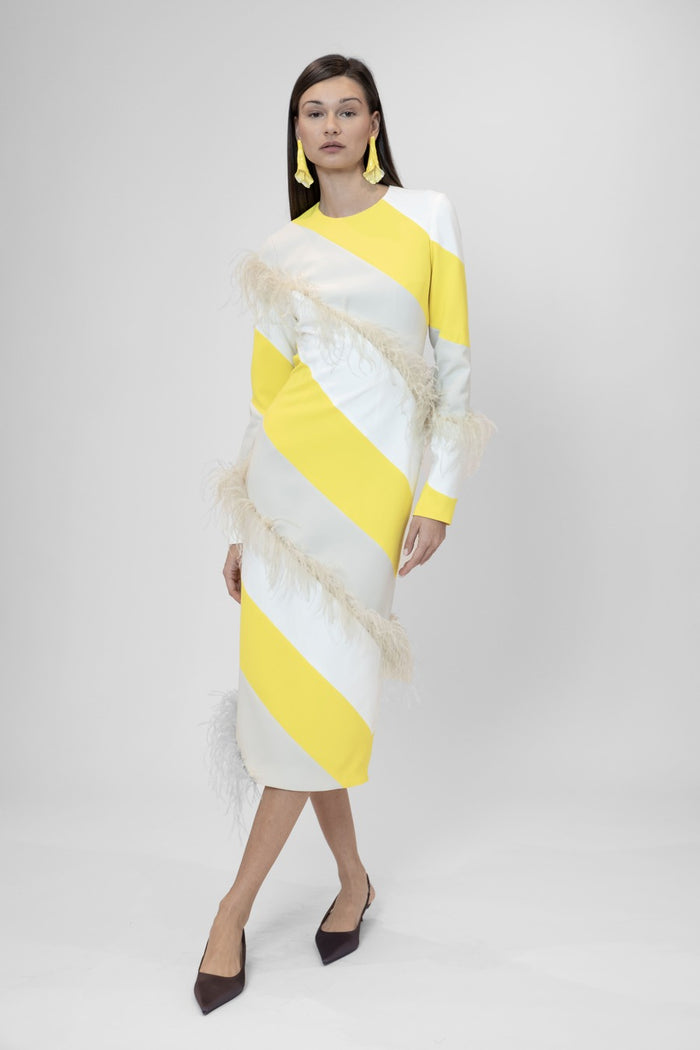 the 2nd skin co. Vestido bicolor de manga larga con aplicaciones de plumas Tienda