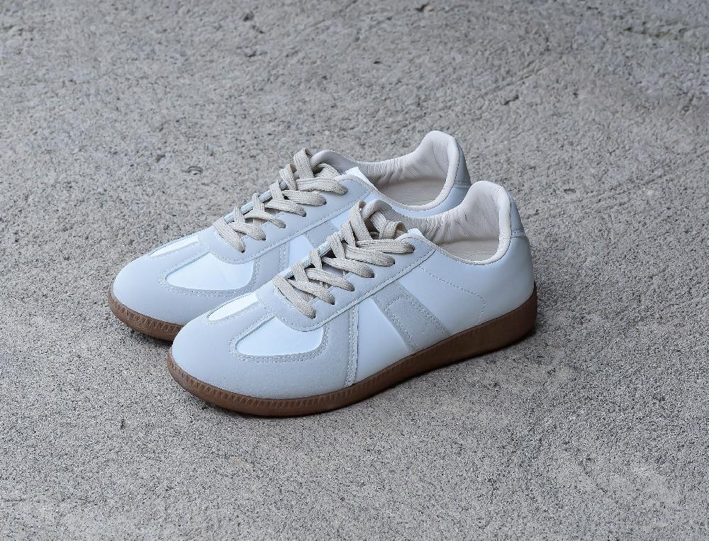 The New Black WHITE COURT SNEAKERS Libre de impuestos