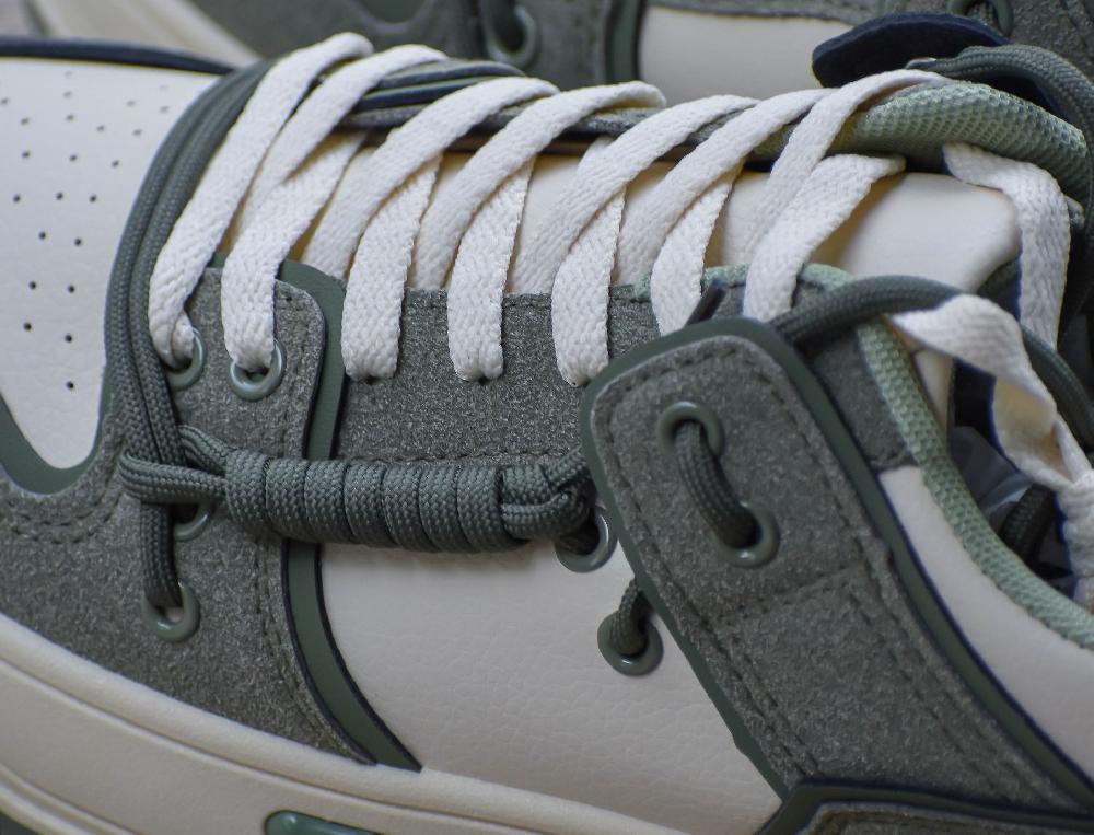 The New Black SNEAKY OLIVE Oferta exclusiva