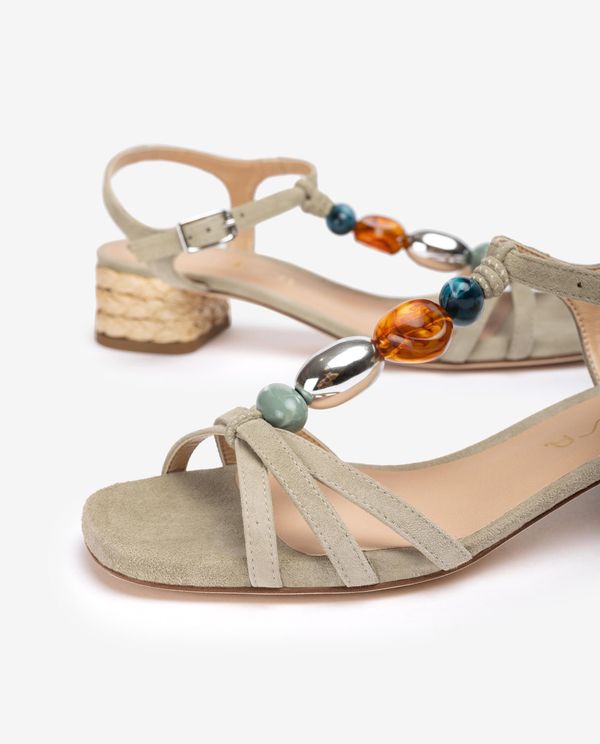 unisa Sandalia con adorno de bolas En oferta