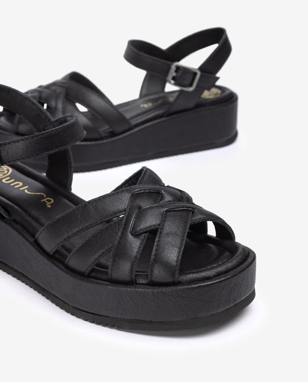 unisa Sandalia de tiras anchas cruzadas y hebilla COMPRAR AHORA
