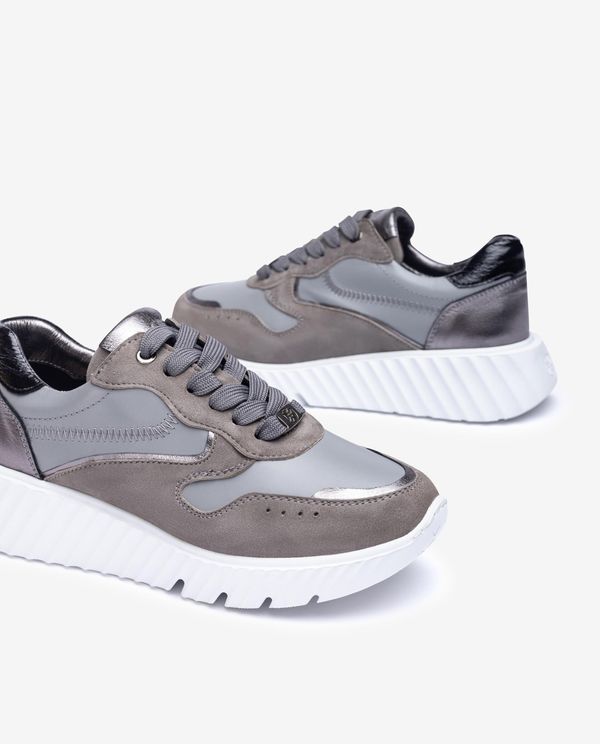 unisa Deportivo con piel en contraste En oferta