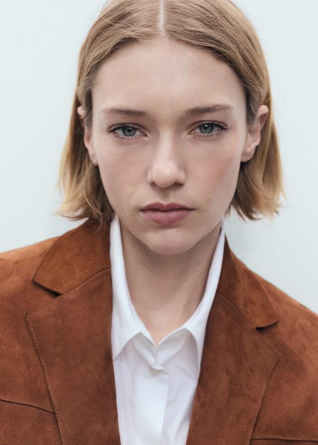 Mango Blazer recta ante Tienda