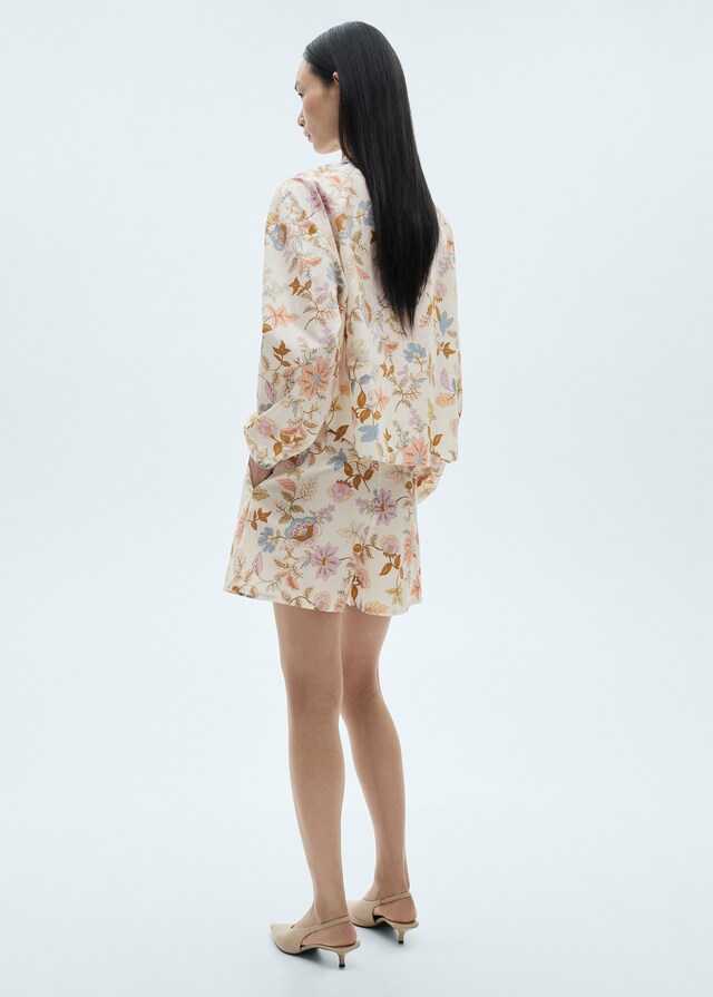 Mango Shorts pinzas floral Limitado a 3 días