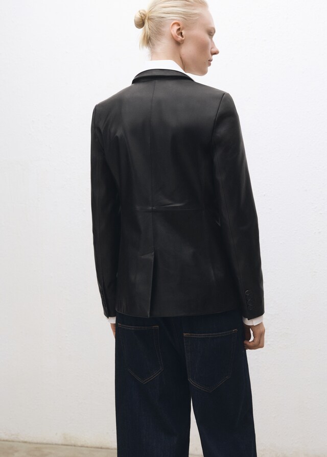 Mango Blazer piel botones Devoluciones gratuitas