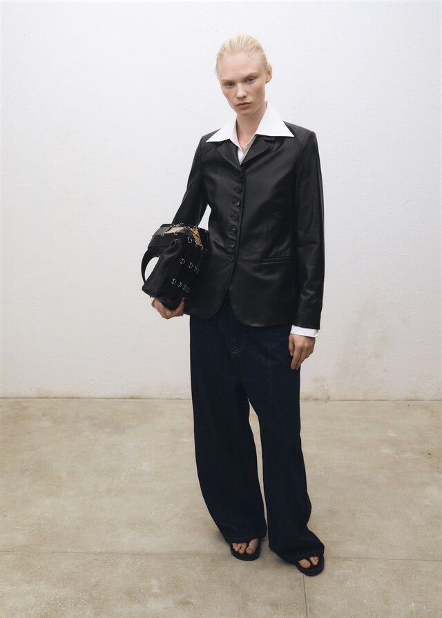 Mango Blazer piel botones Devoluciones gratuitas