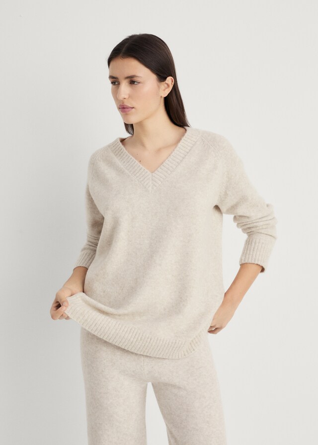 Mango Jersey punto cuello pico liso En oferta