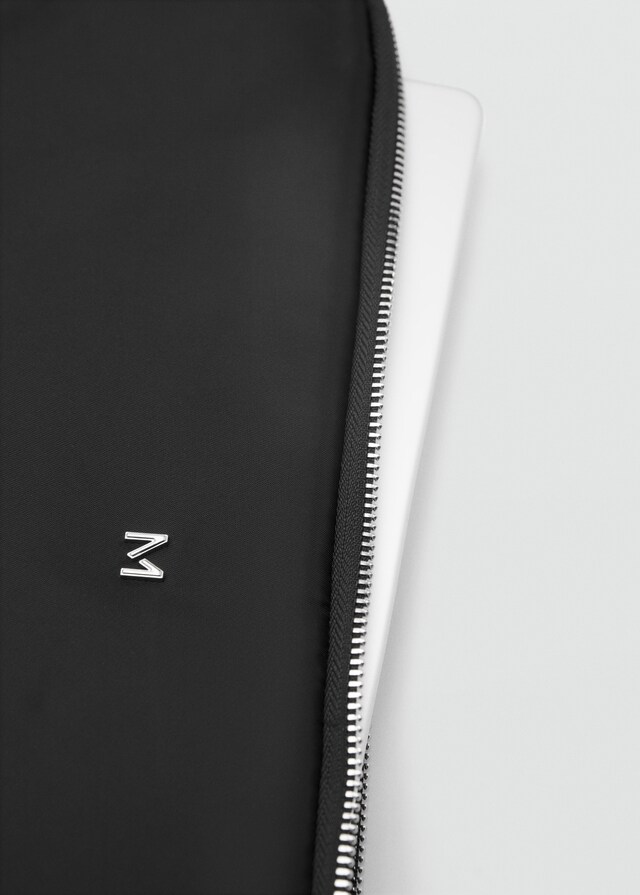 Mango Funda portátil nylon En oferta