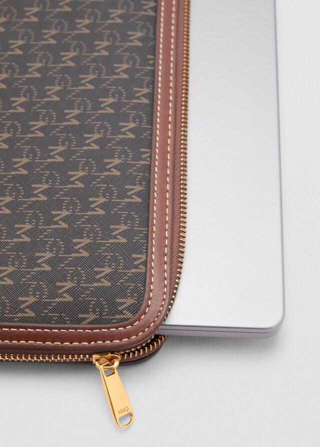Mango Funda portátil estampado logo Gran oferta
