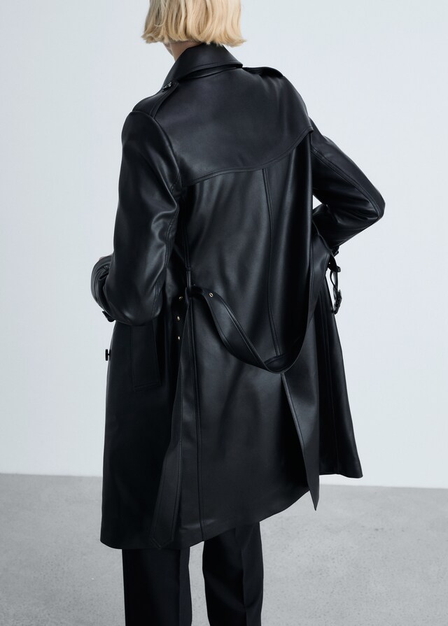 Mango Trench efecto piel Rebajas de fin de temporada