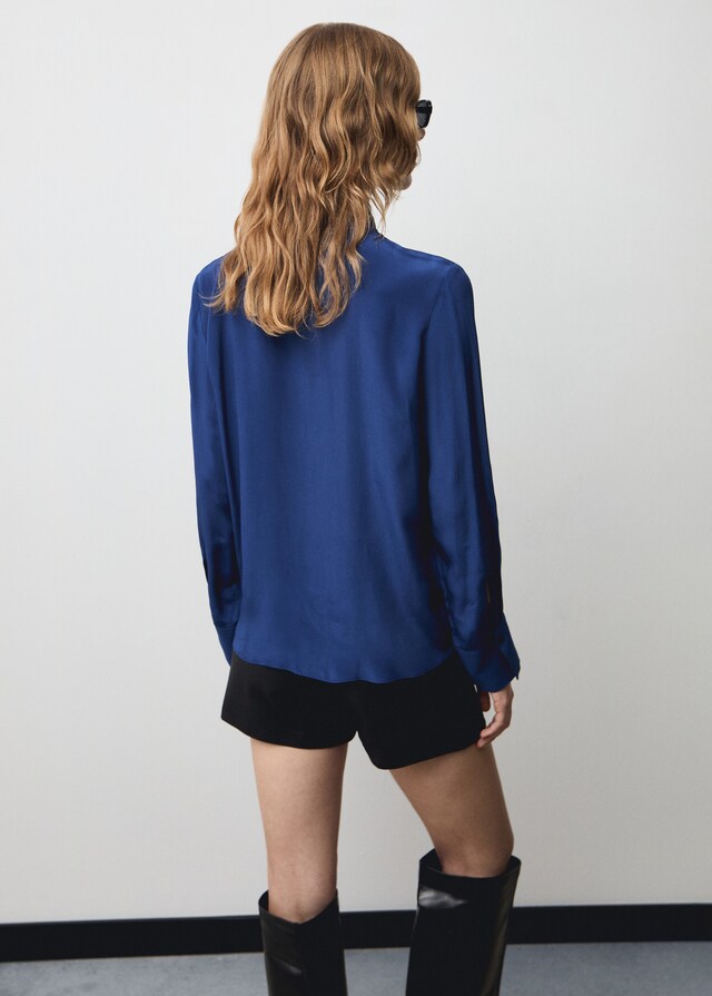 Mango Camisa satinada lazada En línea
